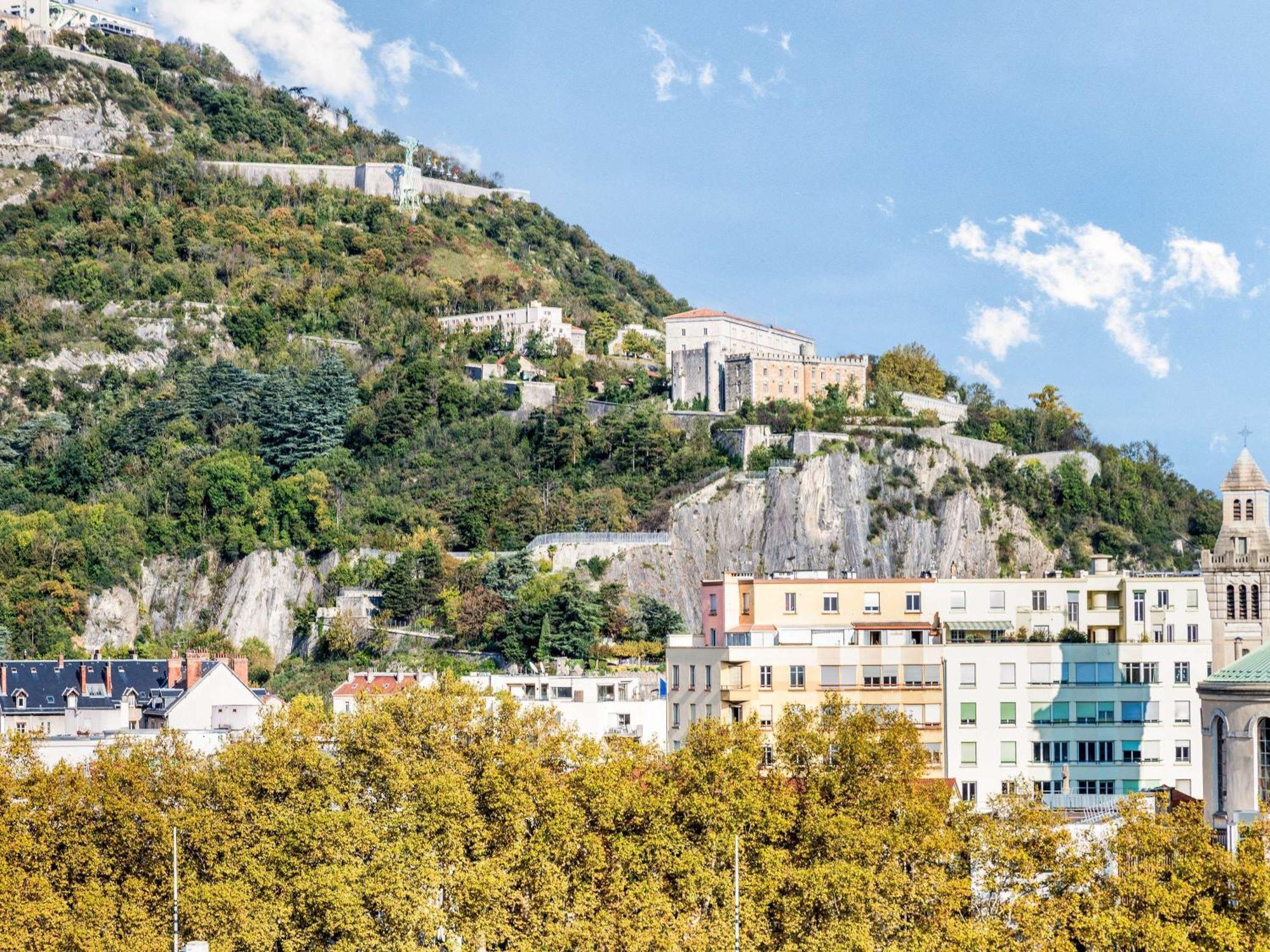 Novotel Grenoble Centre Luaran gambar